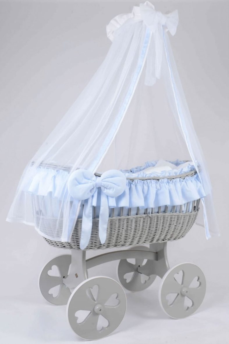MJ Mark Ophelia Quattro Large Wicker Crib Heart Wheels – Blue Bedding
